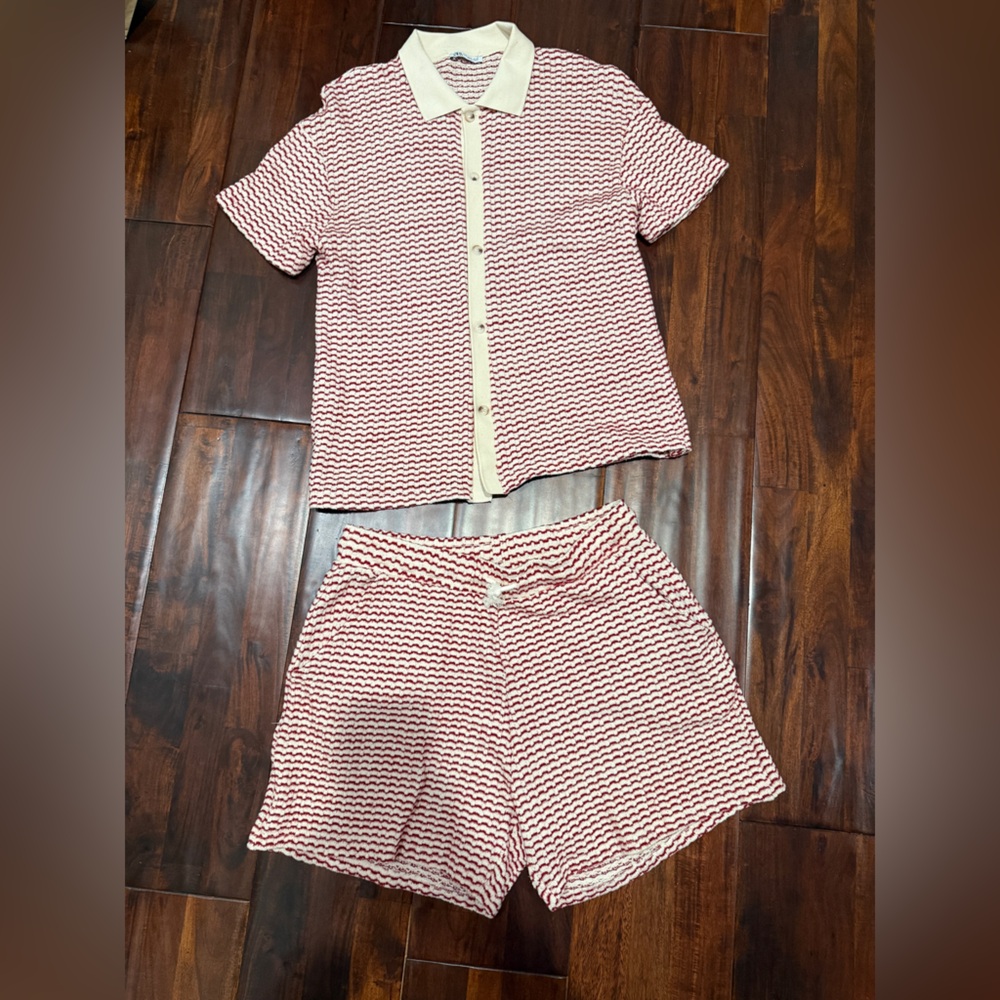 Zara Cream and Red Textured Knit Top/Short Set- Size. Large